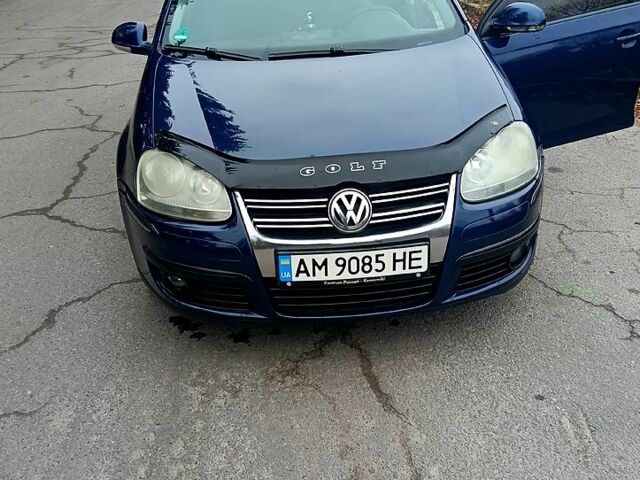 Синий Фольксваген Гольф, объемом двигателя 1.9 л и пробегом 253 тыс. км за 5600 $, фото 1 на Automoto.ua