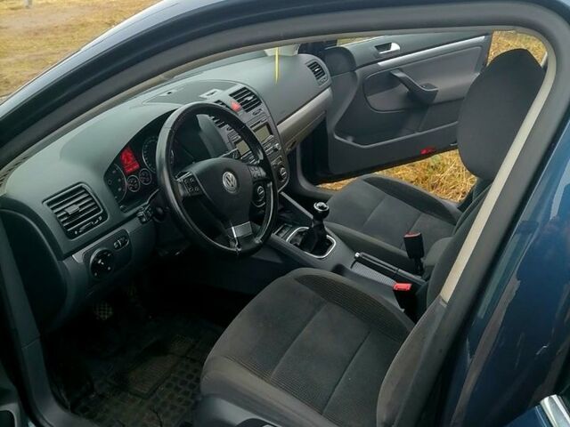 Синий Фольксваген Гольф, объемом двигателя 1.6 л и пробегом 276 тыс. км за 7000 $, фото 1 на Automoto.ua