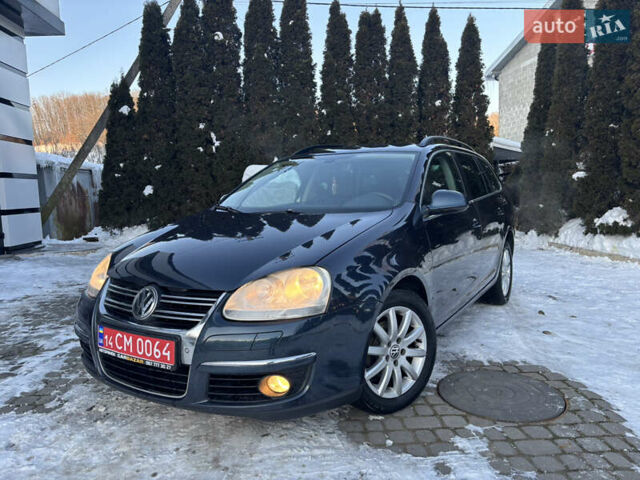 Синий Фольксваген Гольф, объемом двигателя 1.6 л и пробегом 243 тыс. км за 6200 $, фото 1 на Automoto.ua