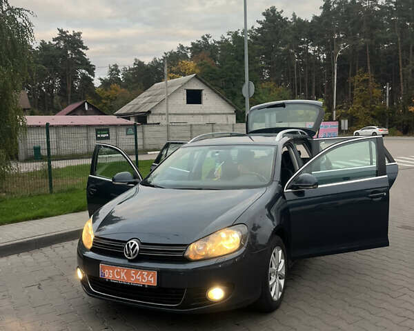 Синий Фольксваген Гольф, объемом двигателя 1.6 л и пробегом 237 тыс. км за 7800 $, фото 1 на Automoto.ua