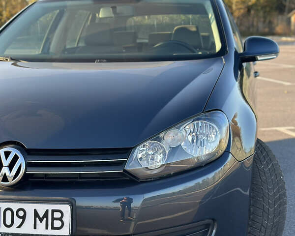Синий Фольксваген Гольф, объемом двигателя 1.6 л и пробегом 243 тыс. км за 7599 $, фото 1 на Automoto.ua
