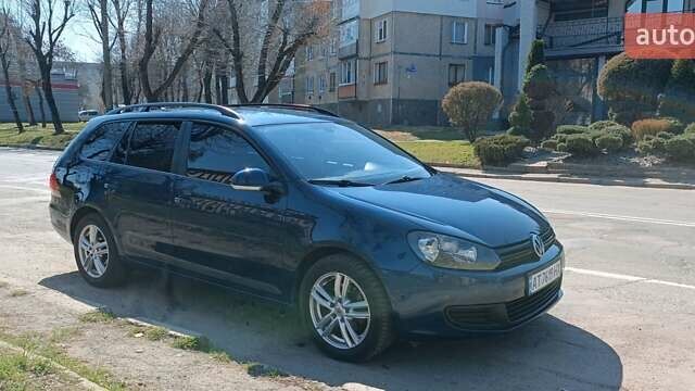 Фольксваген Гольф 2011 в Калуше на Automoto.ua Синий Фольксваген Гольф, объемом двигателя 1.6 л и пробегом 237 тыс. км за 8300 $, фото 1 на Automoto.ua