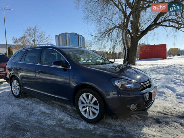 Синий Фольксваген Гольф, объемом двигателя 1.6 л и пробегом 207 тыс. км за 8800 $, фото 1 на Automoto.ua