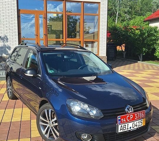 Синий Фольксваген Гольф, объемом двигателя 1.6 л и пробегом 250 тыс. км за 7850 $, фото 1 на Automoto.ua