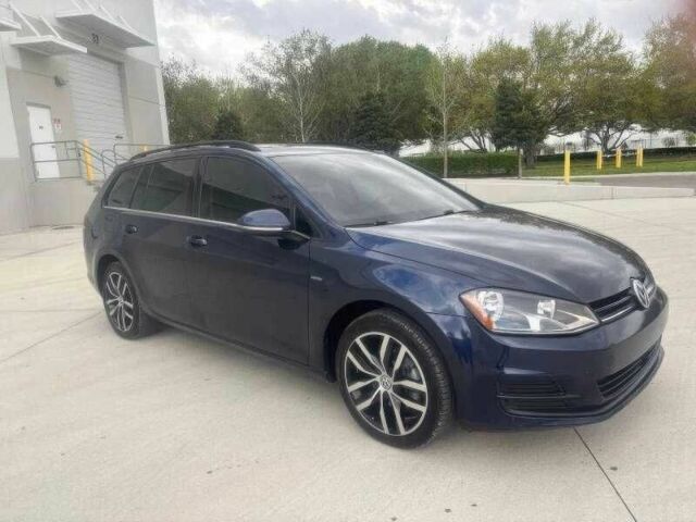 Синий Фольксваген Гольф, объемом двигателя 1.6 л и пробегом 99 тыс. км за 3200 $, фото 1 на Automoto.ua