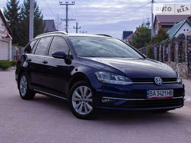 Синий Фольксваген Гольф, объемом двигателя 1.6 л и пробегом 294 тыс. км за 14000 $, фото 1 на Automoto.ua