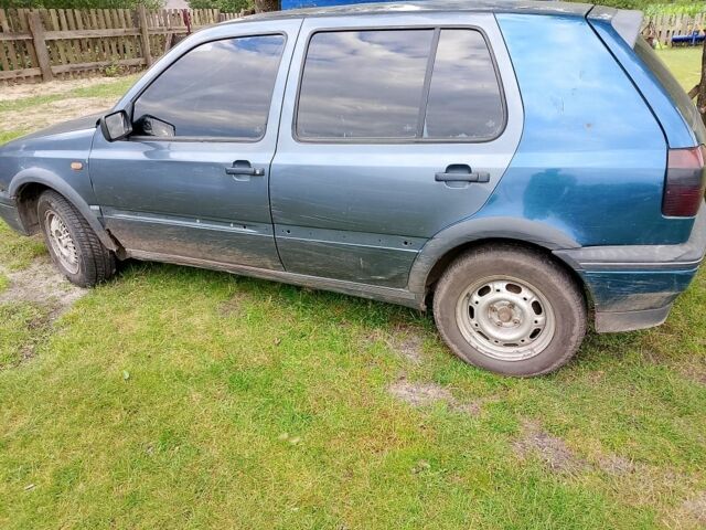 Зелений Фольксваген Гольф, об'ємом двигуна 1 л та пробігом 150 тис. км за 800 $, фото 1 на Automoto.ua