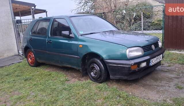 Зелений Фольксваген Гольф, об'ємом двигуна 1.39 л та пробігом 325 тис. км за 500 $, фото 1 на Automoto.ua