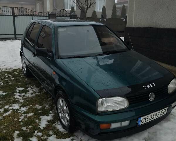 Зеленый Фольксваген Гольф, объемом двигателя 1.8 л и пробегом 350 тыс. км за 2200 $, фото 1 на Automoto.ua