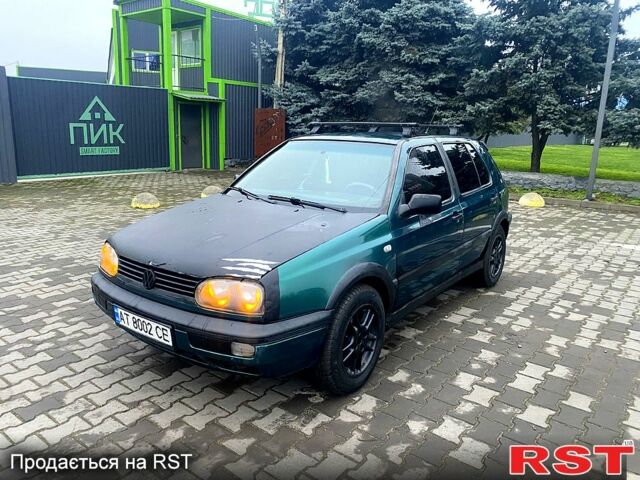 Зелений Фольксваген Гольф, об'ємом двигуна 1.6 л та пробігом 235 тис. км за 1600 $, фото 1 на Automoto.ua