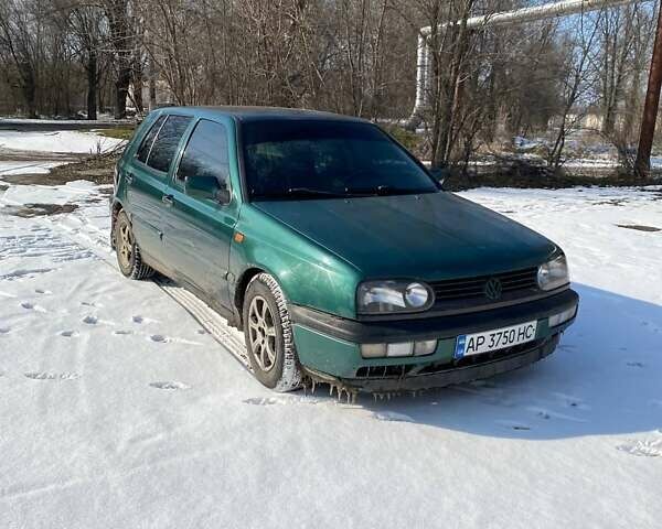 Зеленый Фольксваген Гольф, объемом двигателя 1.8 л и пробегом 250 тыс. км за 2500 $, фото 1 на Automoto.ua