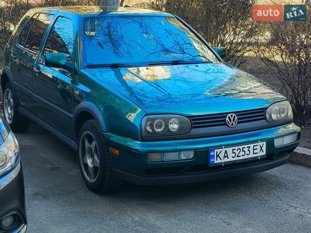 Зеленый Фольксваген Гольф, объемом двигателя 1.78 л и пробегом 210 тыс. км за 3100 $, фото 1 на Automoto.ua