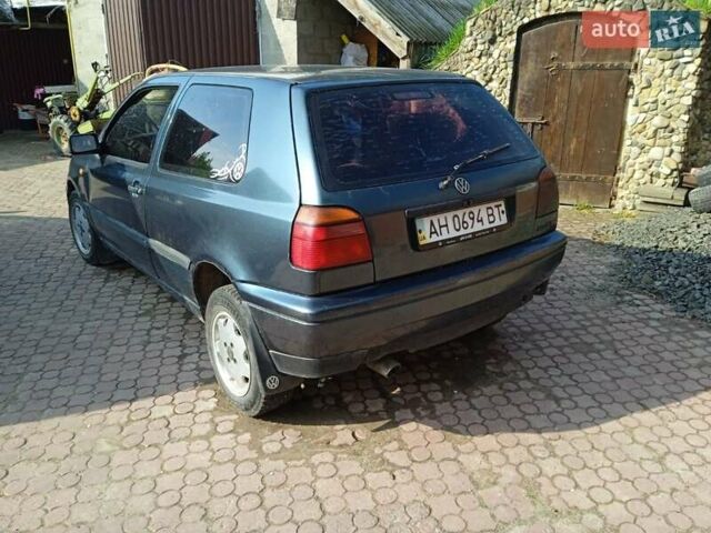 Зеленый Фольксваген Гольф, объемом двигателя 1.8 л и пробегом 250 тыс. км за 1750 $, фото 1 на Automoto.ua