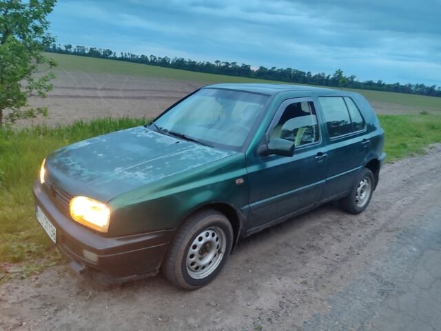 Зеленый Фольксваген Гольф, объемом двигателя 1.9 л и пробегом 234 тыс. км за 900 $, фото 1 на Automoto.ua