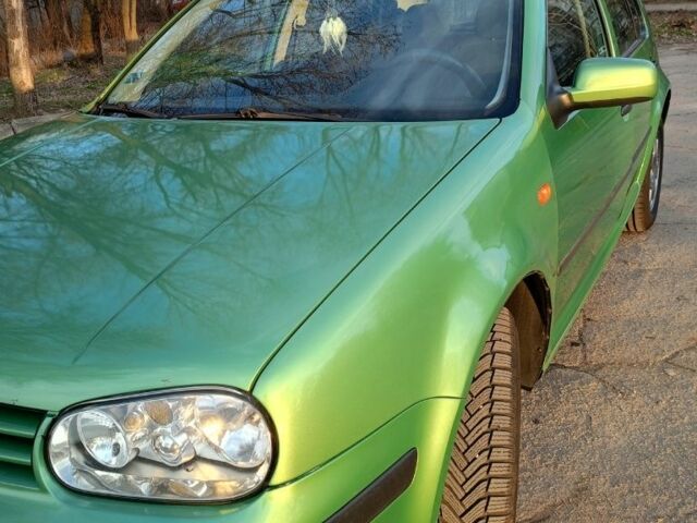 Зеленый Фольксваген Гольф, объемом двигателя 1.6 л и пробегом 196 тыс. км за 4300 $, фото 1 на Automoto.ua