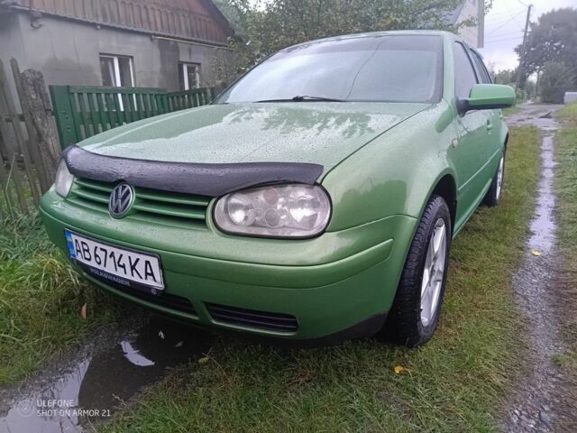 Зеленый Фольксваген Гольф, объемом двигателя 1.6 л и пробегом 400 тыс. км за 3500 $, фото 1 на Automoto.ua