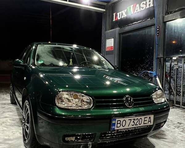 Зеленый Фольксваген Гольф, объемом двигателя 1.39 л и пробегом 186 тыс. км за 3250 $, фото 1 на Automoto.ua