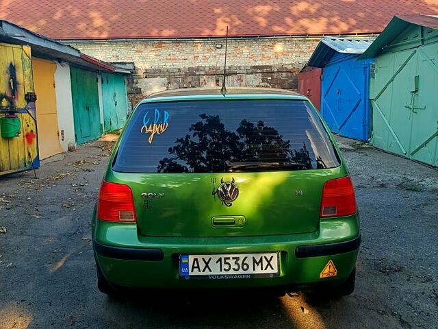 Зеленый Фольксваген Гольф, объемом двигателя 1.4 л и пробегом 323 тыс. км за 3500 $, фото 1 на Automoto.ua