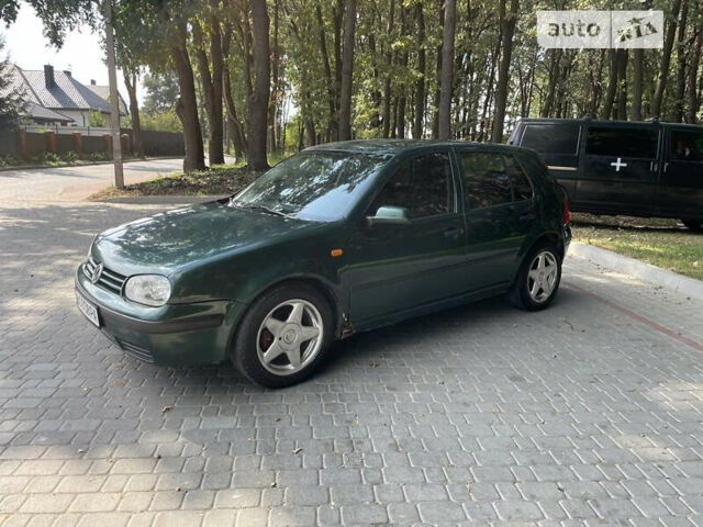 Зеленый Фольксваген Гольф, объемом двигателя 1.6 л и пробегом 370 тыс. км за 2499 $, фото 1 на Automoto.ua