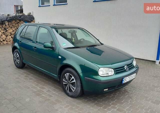 Зеленый Фольксваген Гольф, объемом двигателя 1.39 л и пробегом 170 тыс. км за 2999 $, фото 1 на Automoto.ua