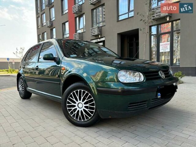 Зеленый Фольксваген Гольф, объемом двигателя 1.6 л и пробегом 226 тыс. км за 3600 $, фото 1 на Automoto.ua