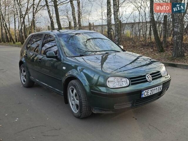 Зеленый Фольксваген Гольф, объемом двигателя 1.6 л и пробегом 255 тыс. км за 3800 $, фото 1 на Automoto.ua
