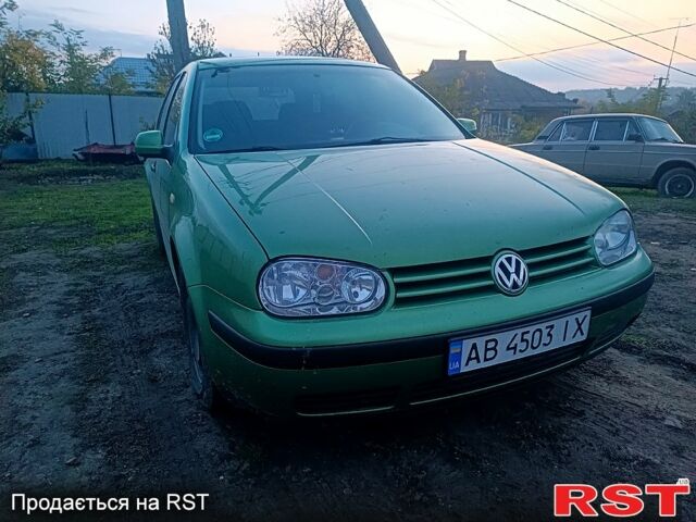 Зеленый Фольксваген Гольф, объемом двигателя 1.4 л и пробегом 320 тыс. км за 2299 $, фото 1 на Automoto.ua