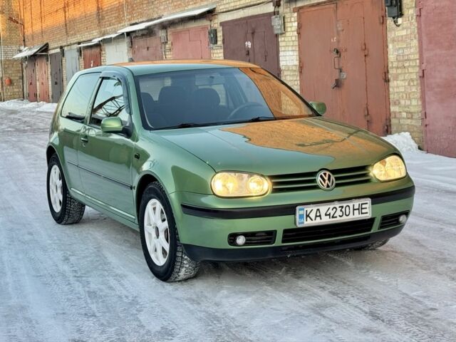 Зеленый Фольксваген Гольф, объемом двигателя 1.6 л и пробегом 320 тыс. км за 2950 $, фото 1 на Automoto.ua