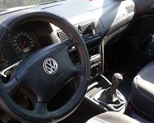 Зеленый Фольксваген Гольф, объемом двигателя 1.39 л и пробегом 164 тыс. км за 4000 $, фото 1 на Automoto.ua