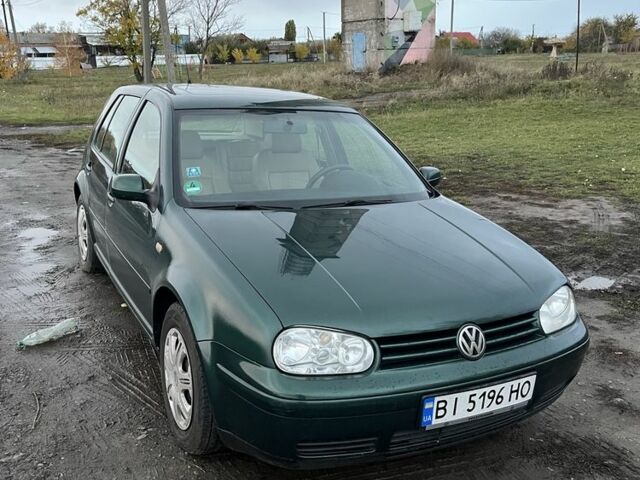 Зеленый Фольксваген Гольф, объемом двигателя 1.8 л и пробегом 257 тыс. км за 3924 $, фото 1 на Automoto.ua