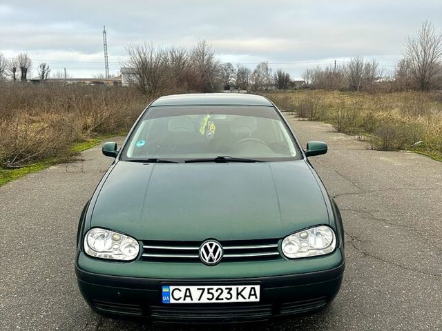 Зеленый Фольксваген Гольф, объемом двигателя 1.4 л и пробегом 232 тыс. км за 3500 $, фото 1 на Automoto.ua