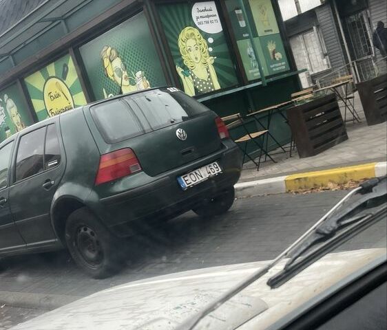 Зелений Фольксваген Гольф, об'ємом двигуна 1.9 л та пробігом 450 тис. км за 499 $, фото 1 на Automoto.ua