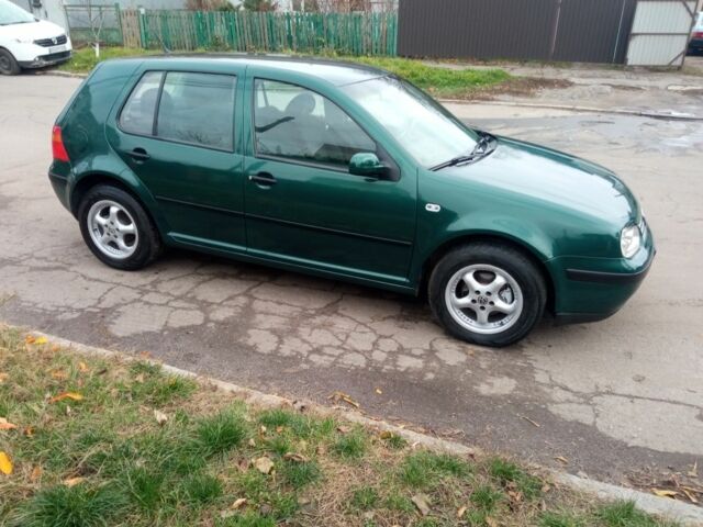 Зелений Фольксваген Гольф, об'ємом двигуна 1.6 л та пробігом 400 тис. км за 3450 $, фото 1 на Automoto.ua