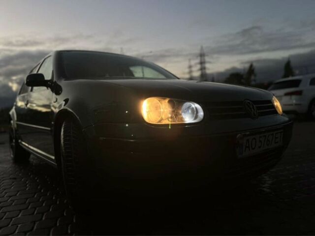 Зеленый Фольксваген Гольф, объемом двигателя 1.4 л и пробегом 300 тыс. км за 3100 $, фото 1 на Automoto.ua