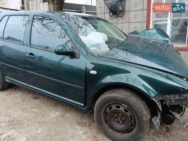 Зеленый Фольксваген Гольф, объемом двигателя 1.39 л и пробегом 230 тыс. км за 1500 $, фото 1 на Automoto.ua