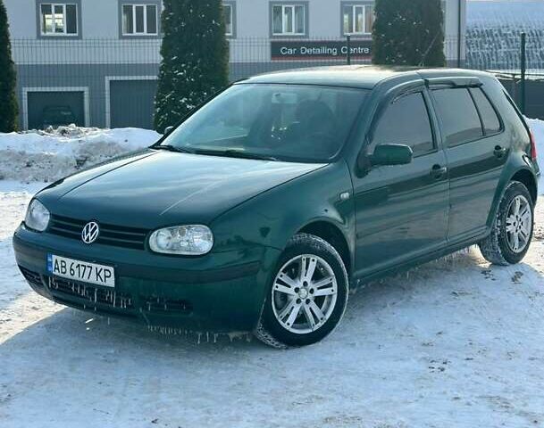 Зеленый Фольксваген Гольф, объемом двигателя 1.6 л и пробегом 299 тыс. км за 3650 $, фото 1 на Automoto.ua
