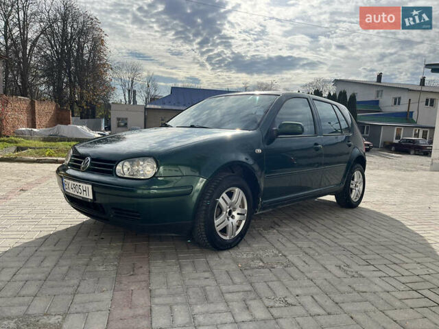 Зеленый Фольксваген Гольф, объемом двигателя 1.6 л и пробегом 198 тыс. км за 2999 $, фото 1 на Automoto.ua