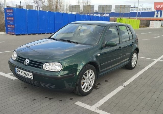 Зеленый Фольксваген Гольф, объемом двигателя 1.6 л и пробегом 200 тыс. км за 4500 $, фото 1 на Automoto.ua