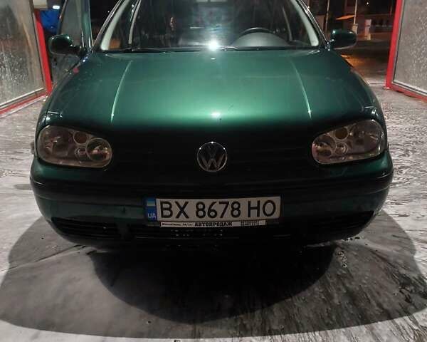 Зеленый Фольксваген Гольф, объемом двигателя 1.6 л и пробегом 285 тыс. км за 3300 $, фото 1 на Automoto.ua