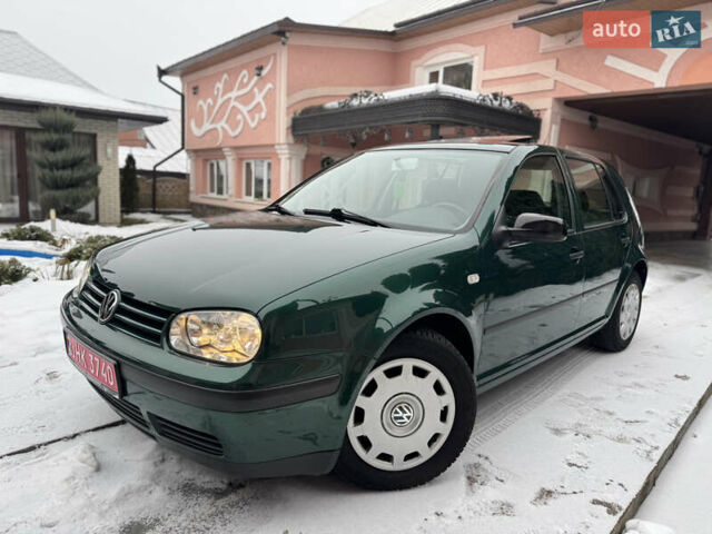 Зеленый Фольксваген Гольф, объемом двигателя 1.6 л и пробегом 250 тыс. км за 4100 $, фото 1 на Automoto.ua