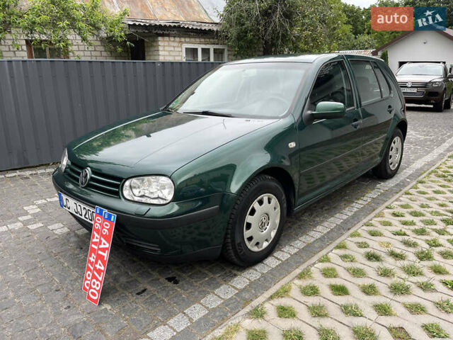 Зеленый Фольксваген Гольф, объемом двигателя 1.6 л и пробегом 221 тыс. км за 5200 $, фото 1 на Automoto.ua