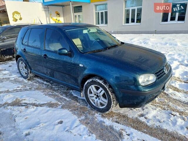 Зеленый Фольксваген Гольф, объемом двигателя 1.6 л и пробегом 237 тыс. км за 4150 $, фото 1 на Automoto.ua