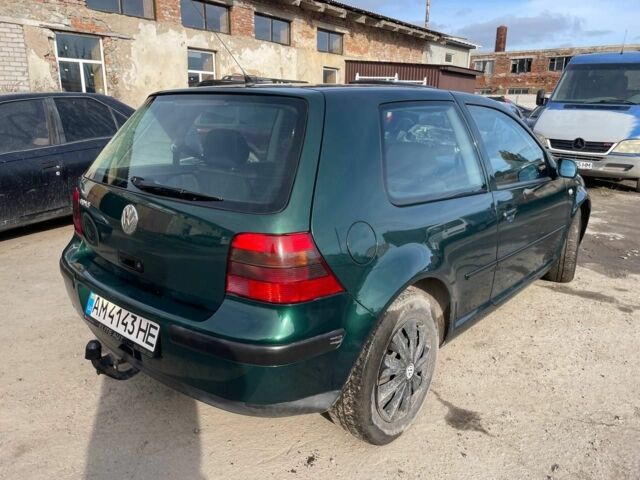 Зеленый Фольксваген Гольф, объемом двигателя 1.4 л и пробегом 230 тыс. км за 3500 $, фото 1 на Automoto.ua