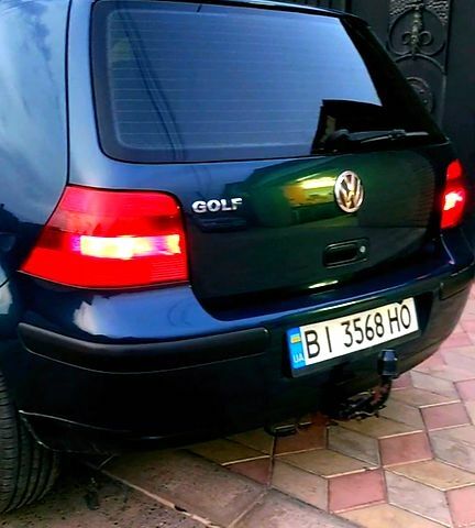 Зеленый Фольксваген Гольф, объемом двигателя 1.6 л и пробегом 295 тыс. км за 4600 $, фото 1 на Automoto.ua