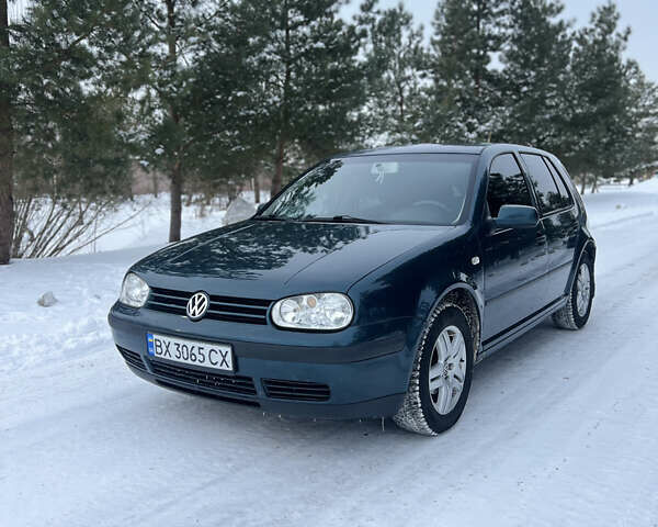 Зеленый Фольксваген Гольф, объемом двигателя 1.39 л и пробегом 273 тыс. км за 3600 $, фото 1 на Automoto.ua