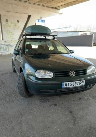 Зеленый Фольксваген Гольф, объемом двигателя 1.39 л и пробегом 308 тыс. км за 3200 $, фото 1 на Automoto.ua