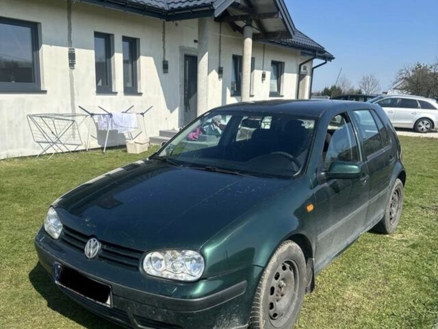 Зеленый Фольксваген Гольф, объемом двигателя 1.9 л и пробегом 350 тыс. км за 2250 $, фото 1 на Automoto.ua