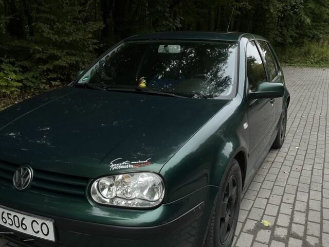 Зеленый Фольксваген Гольф, объемом двигателя 1.4 л и пробегом 230 тыс. км за 3200 $, фото 1 на Automoto.ua