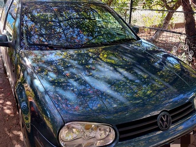 Зеленый Фольксваген Гольф, объемом двигателя 1.9 л и пробегом 310 тыс. км за 3100 $, фото 1 на Automoto.ua