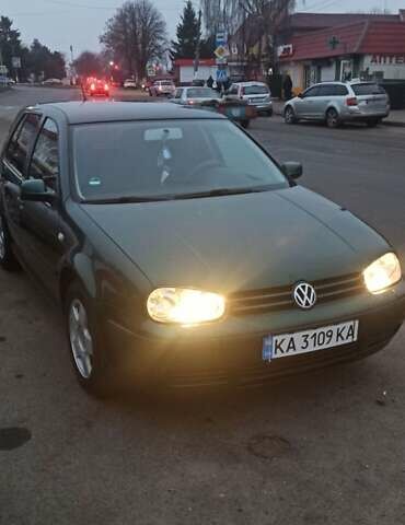 Зелений Фольксваген Гольф, об'ємом двигуна 1.6 л та пробігом 215 тис. км за 5500 $, фото 1 на Automoto.ua